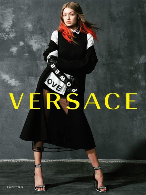 spot versace 2017 voci|Versace Fall 2017 Ready.